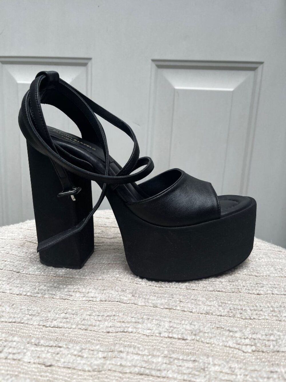 Paloma Barcelo Anfisa Black Leather Platform Ankle Strap Sandal New in the Box